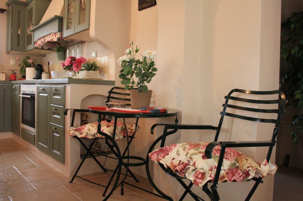 *Villa Pap-Live The Greek Hospitality In A Village* Nea Sampsounta Eksteriør billede